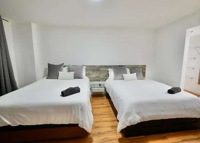 City & Sea View+Free Parking Modern Condo